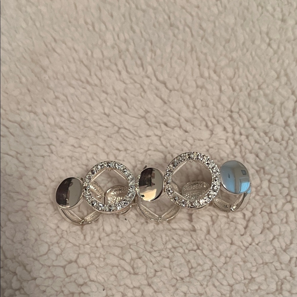 Elegant Silver Crystal Stretch Bracelet